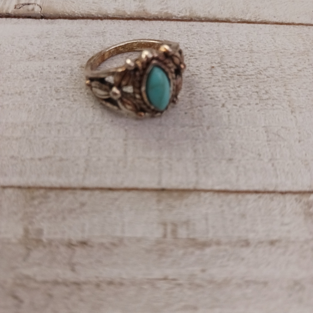 Silvertone Turquoise Ring Size 7